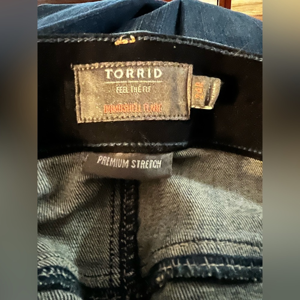 Torrid Bombshell Flare High-Rise Elastic Waist Soft Denim Jeans 24R - Picture 10 of 12